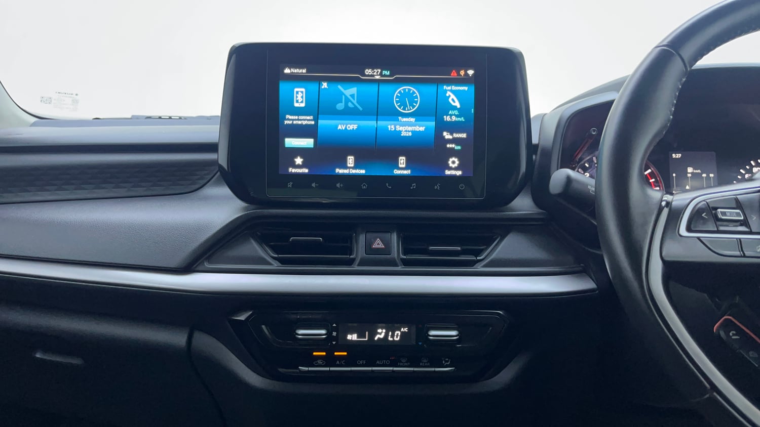 Used 2024 Maruti Suzuki Swift ZXi Plus Dual Tone AMT Petrol Automatic interior MUSIC SYSTEM & AC CONTROL VIEW