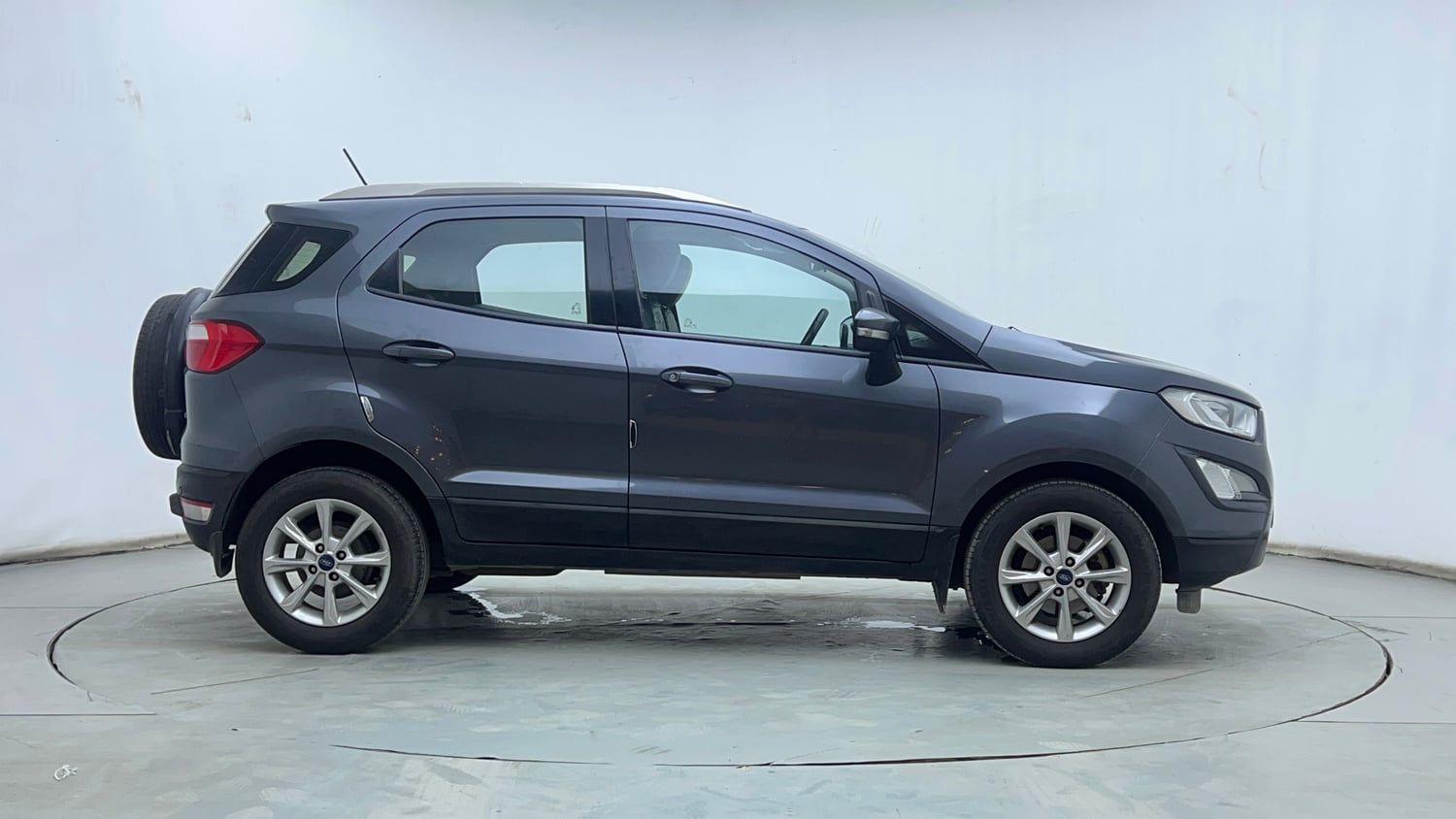 Used 2020 Ford EcoSport Titanium 1.5L TDCi Diesel Manual exterior RIGHT SIDE VIEW