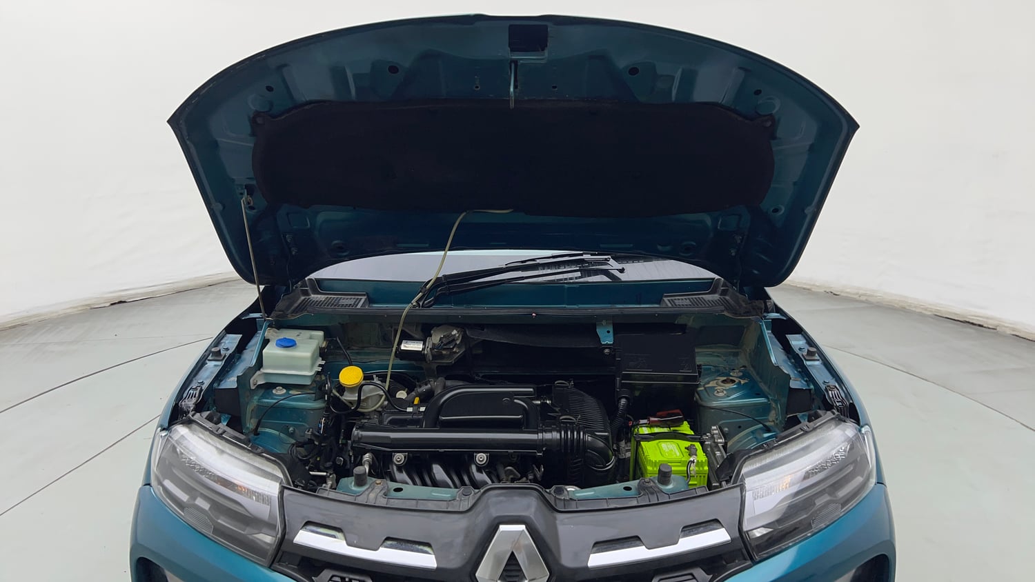 Used 2022 Renault Kwid RXT 1.0 AMT (O) Petrol Automatic engine ENGINE & BONNET OPEN FRONT VIEW