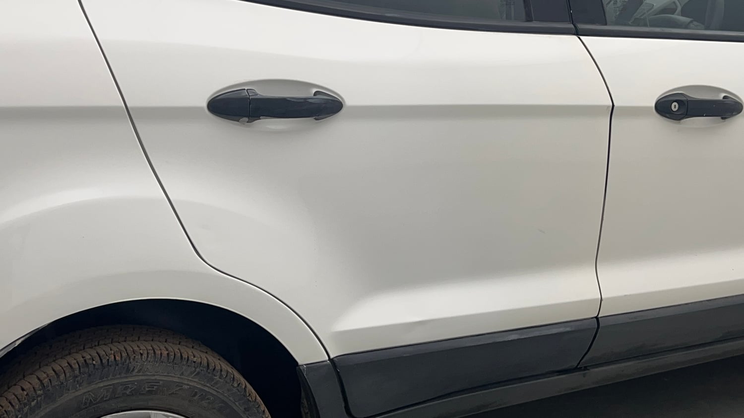 Used 2017 Ford EcoSport Ambiente 1.5L Ti-VCT Petrol Manual dents MINOR DENT