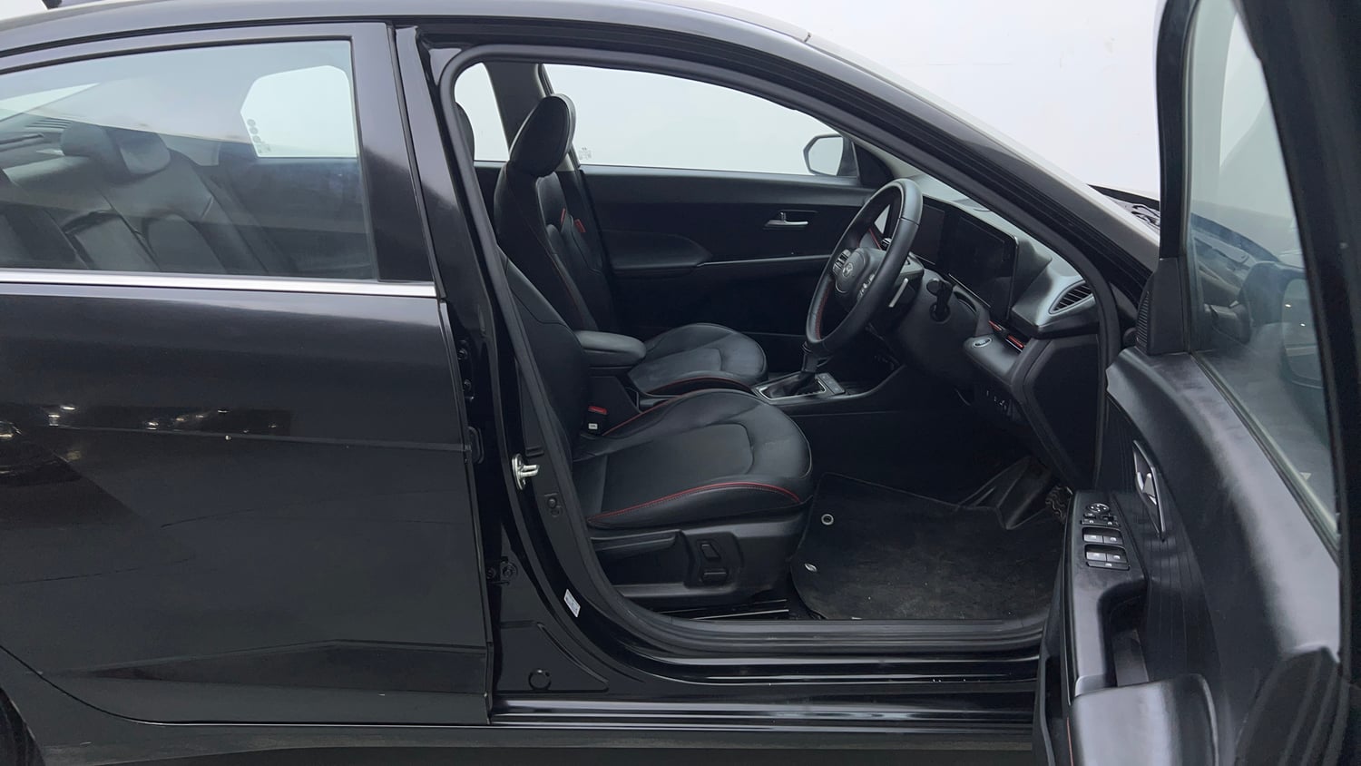 Used 2023 Hyundai Verna SX (O) 1.5 Turbo Petrol DCT Petrol Automatic interior RIGHT SIDE FRONT DOOR CABIN VIEW