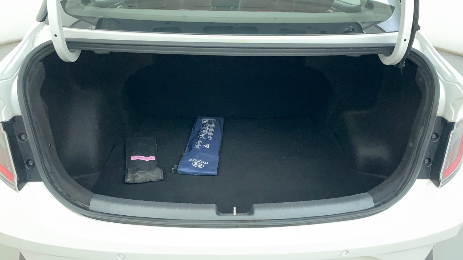 Used 2024 Hyundai Aura SX 1.2 (O) Petrol Petrol Manual interior DICKY INSIDE VIEW