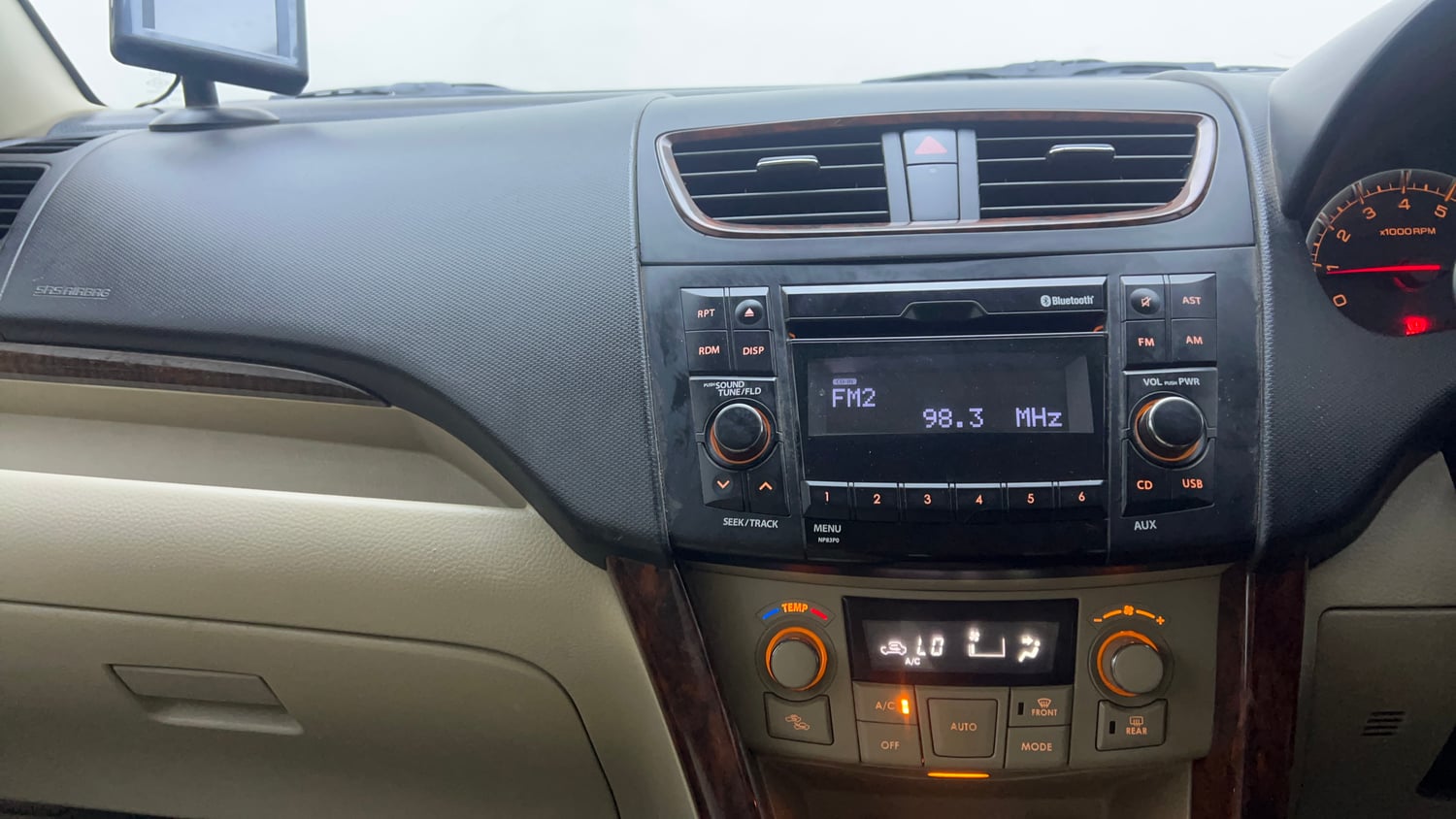 Used 2015 Maruti Suzuki Swift Dzire ZXI Petrol Manual interior MUSIC SYSTEM & AC CONTROL VIEW