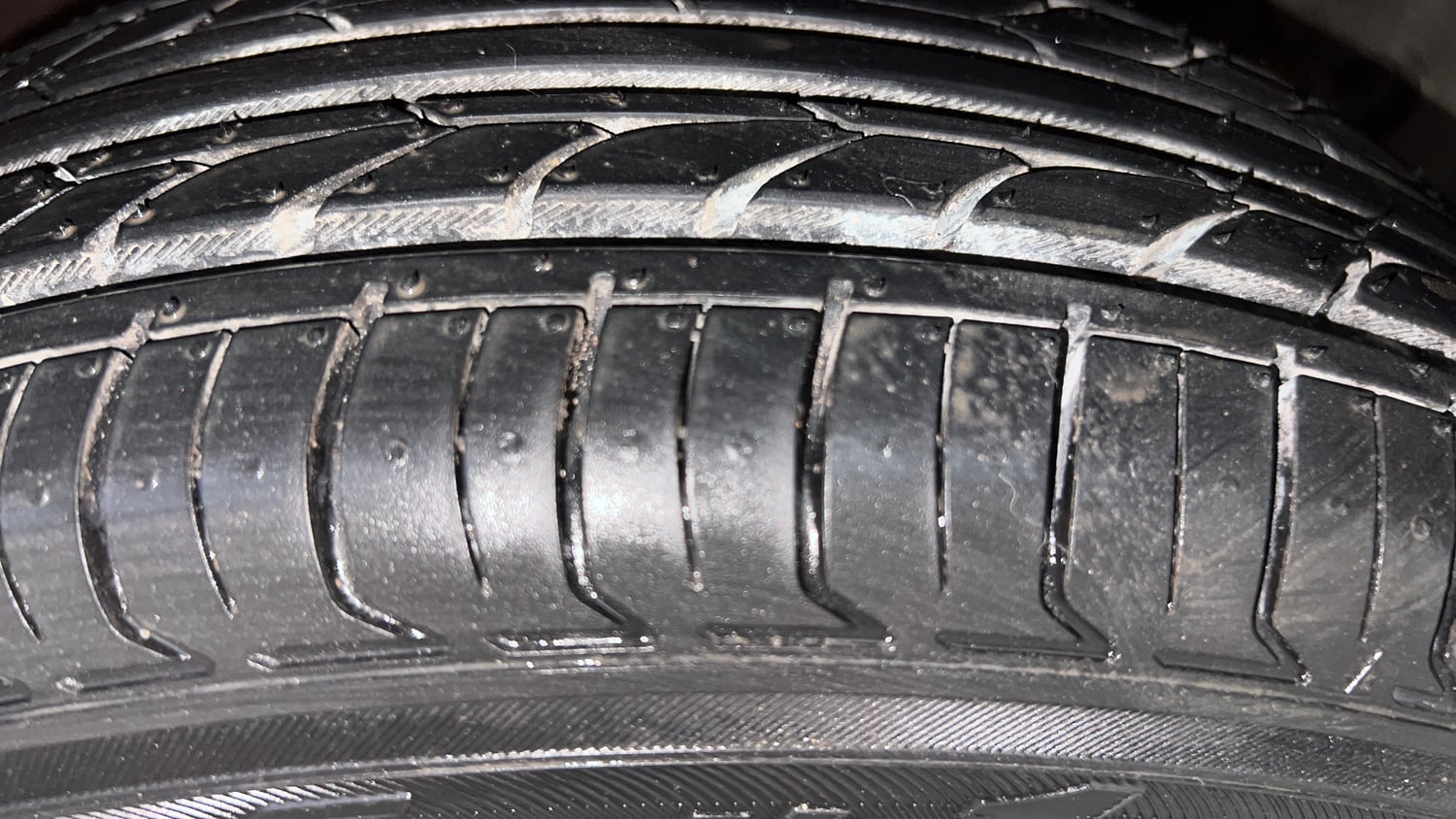 Used 2018 Hyundai Grand i10 Sportz 1.2 Kappa VTVT Petrol Manual tyres RIGHT FRONT TYRE TREAD VIEW