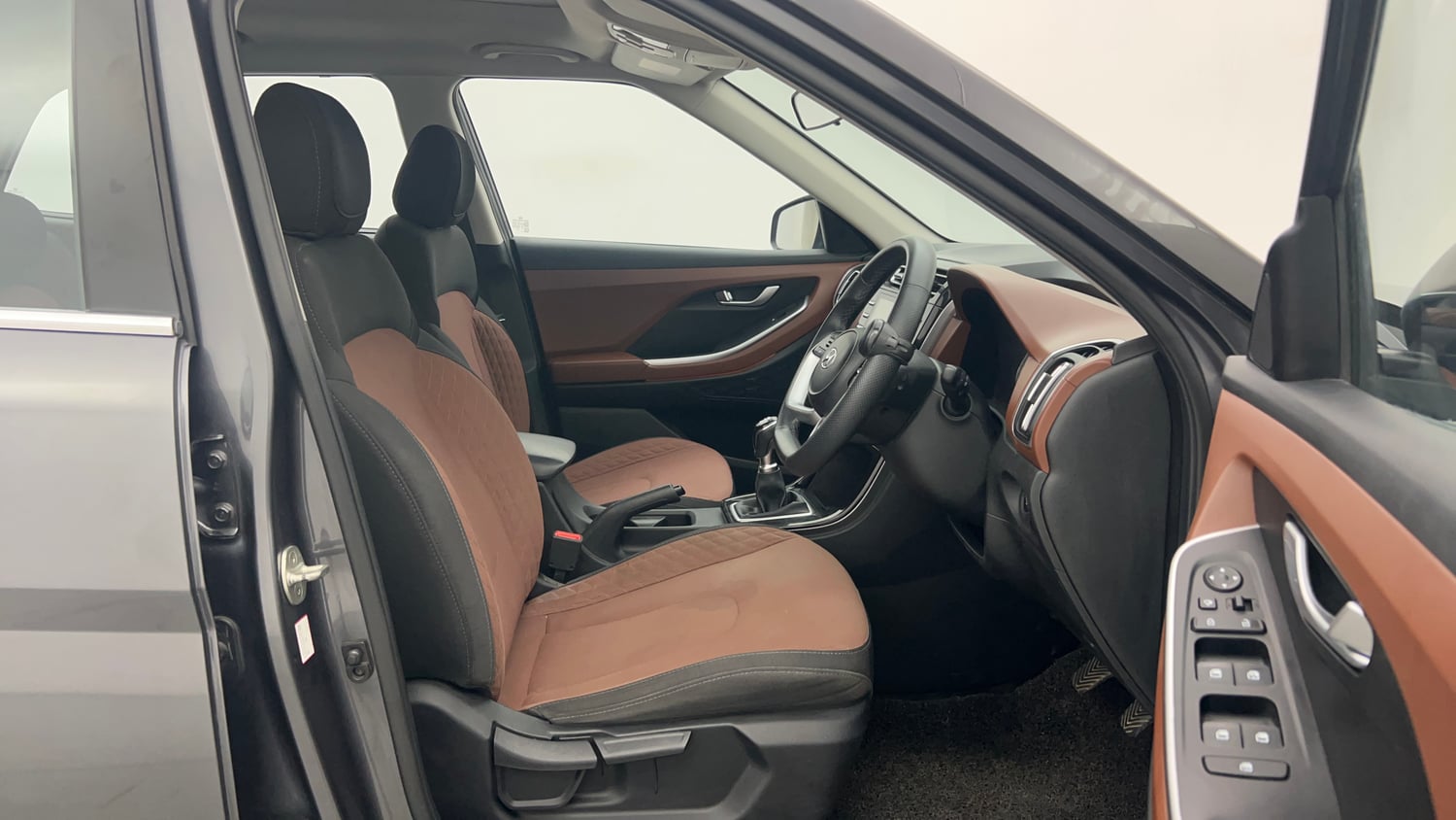 Used 2022 Hyundai Alcazar Prestige 7 STR 2.0 Petrol Petrol Manual interior RIGHT SIDE FRONT DOOR CABIN VIEW