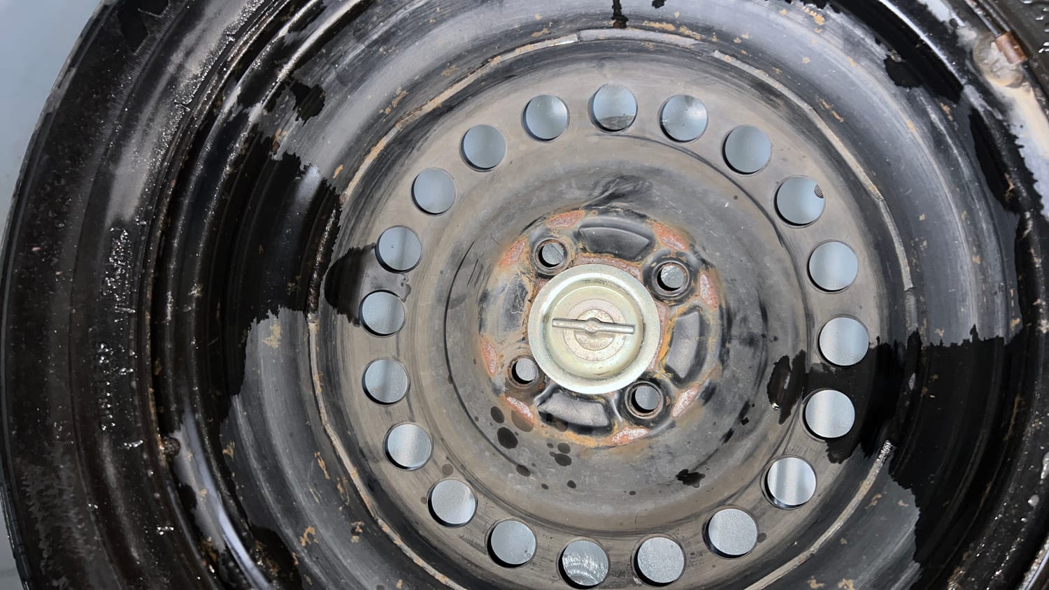 Used 2013 Honda Brio S MT Petrol Manual tyres SPARE TYRE VIEW