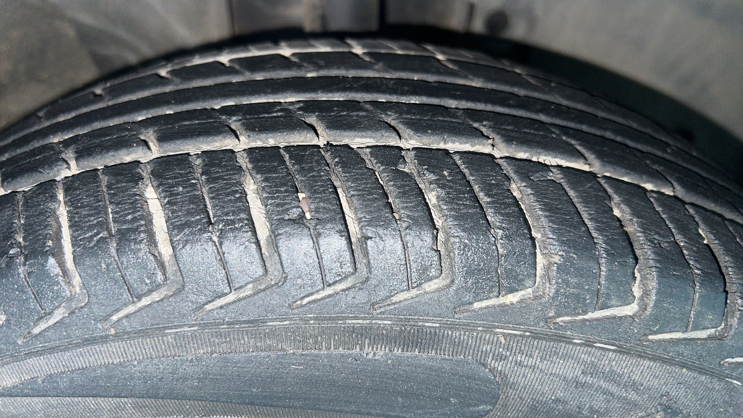 Used 2018 Renault Kwid RXT Opt Petrol Manual tyres RIGHT FRONT TYRE TREAD VIEW