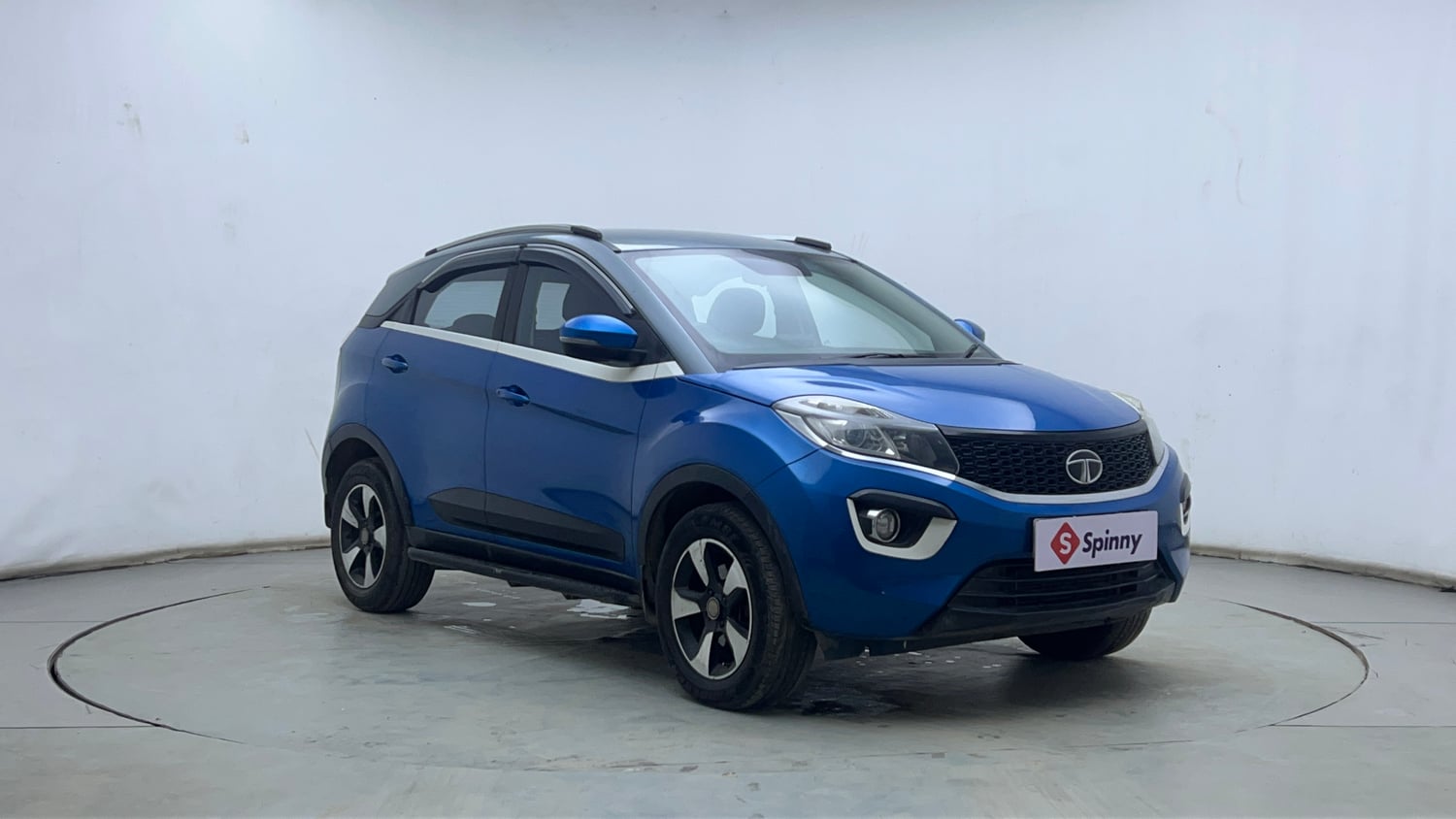 Used 2018 Tata Nexon XZA Plus Diesel Diesel Automatic exterior RIGHT FRONT CORNER VIEW