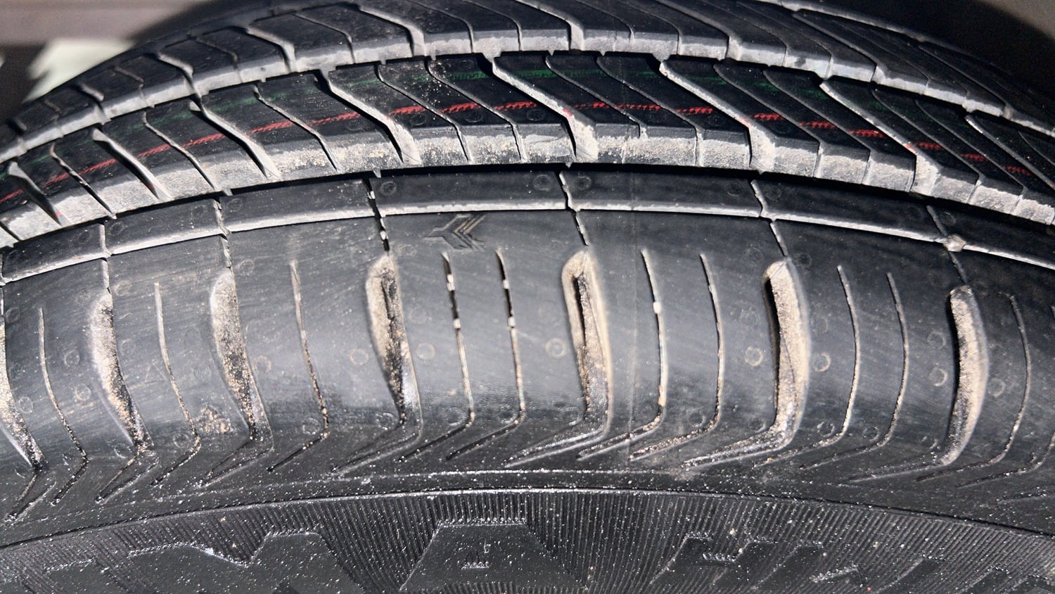 Used 2017 Hyundai Eon Era + Petrol Manual tyres LEFT FRONT TYRE TREAD VIEW