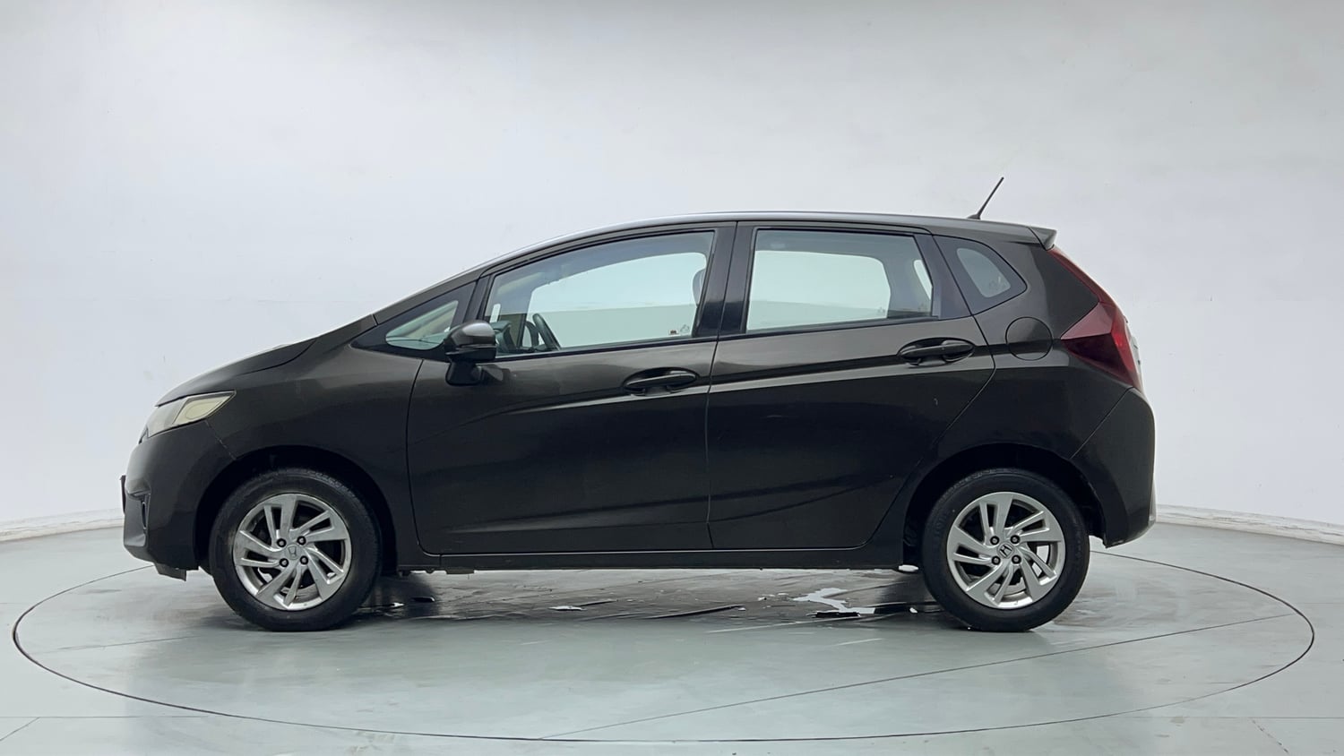Used 2016 Honda Jazz V Petrol Petrol Manual exterior LEFT SIDE VIEW