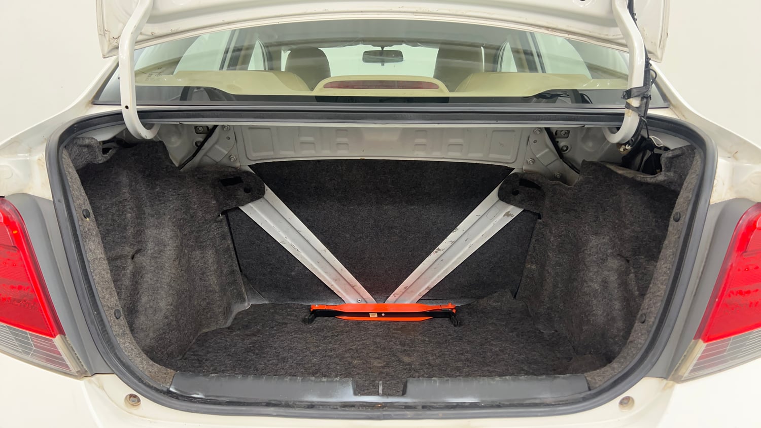 Used 2013 Honda Amaze 1.5 S i-DTEC Diesel Manual interior DICKY INSIDE VIEW