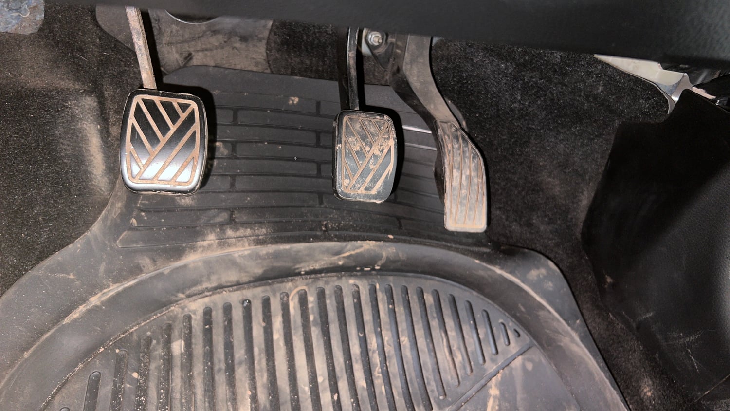 Used 2012 Maruti Suzuki Swift VXi Petrol Manual interior PEDALS VIEW