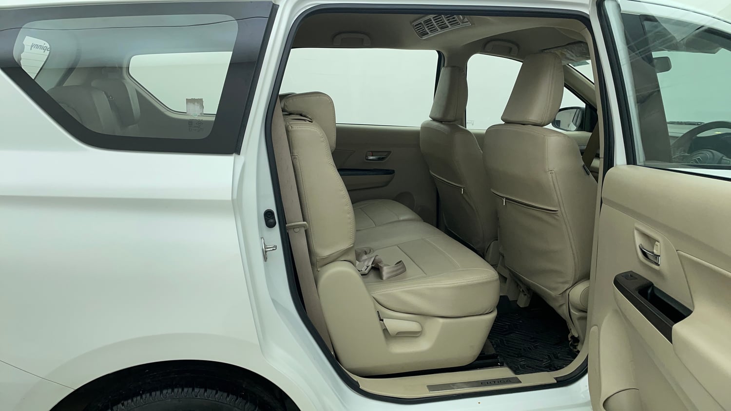 Used 2022 Maruti Suzuki Ertiga ZXi AT Petrol Automatic interior RIGHT SIDE REAR DOOR CABIN VIEW