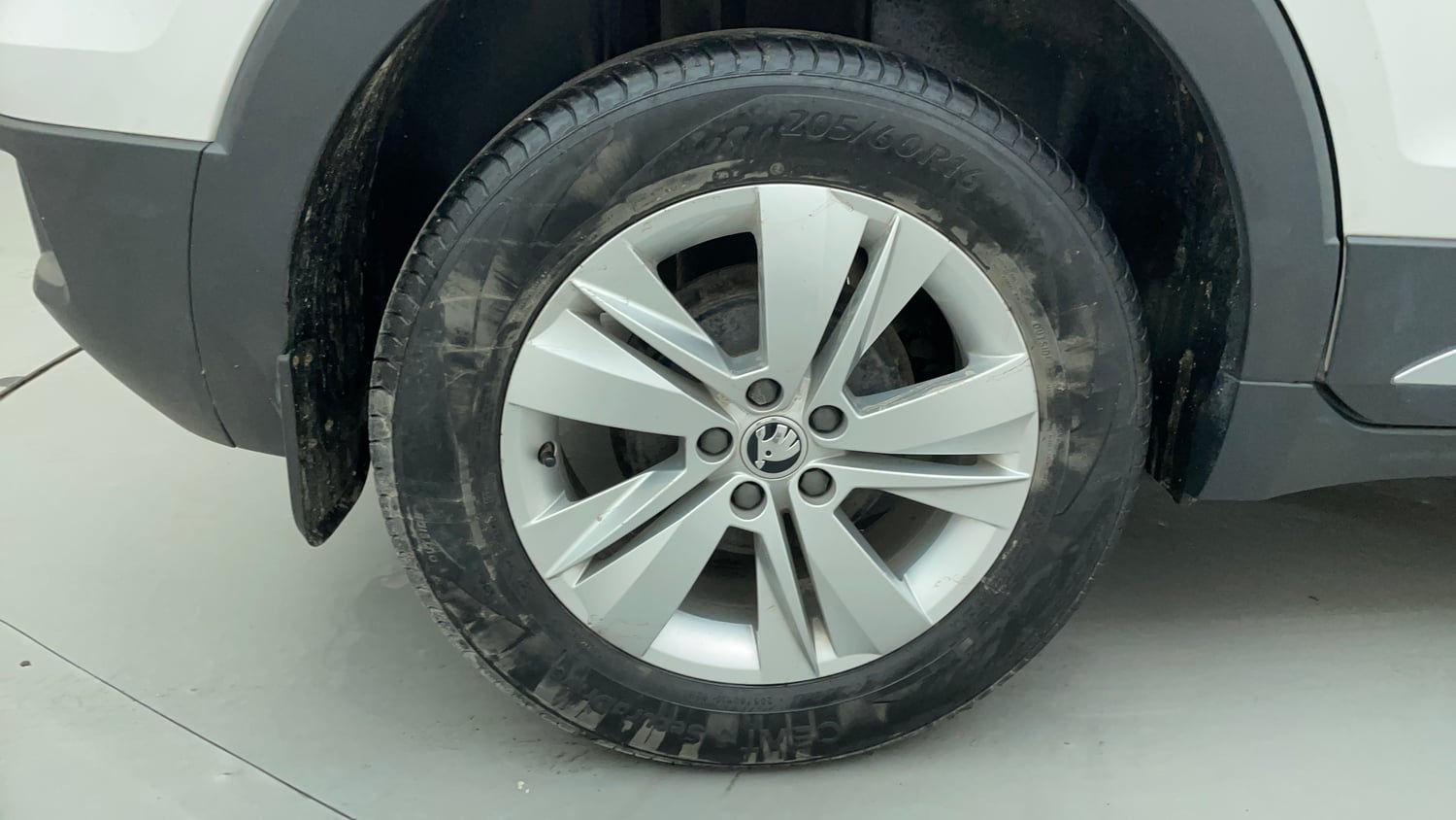 Used 2023 Skoda Kushaq Ambition 1.0L TSI MT Petrol Manual tyres RIGHT REAR TYRE RIM VIEW