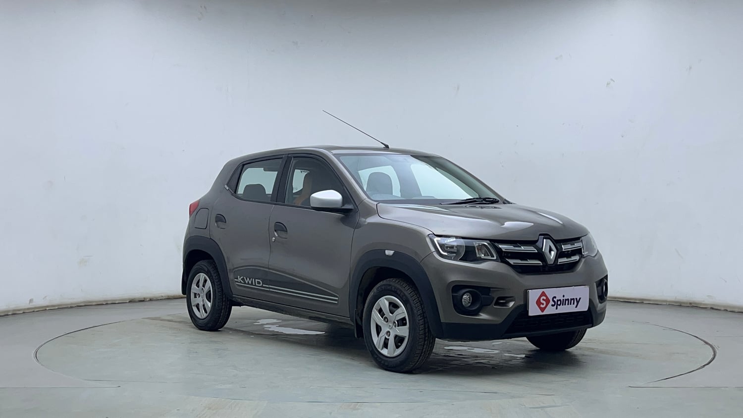 Used 2018 Renault Kwid 1.0 RXT AMT Petrol Automatic exterior RIGHT FRONT CORNER VIEW