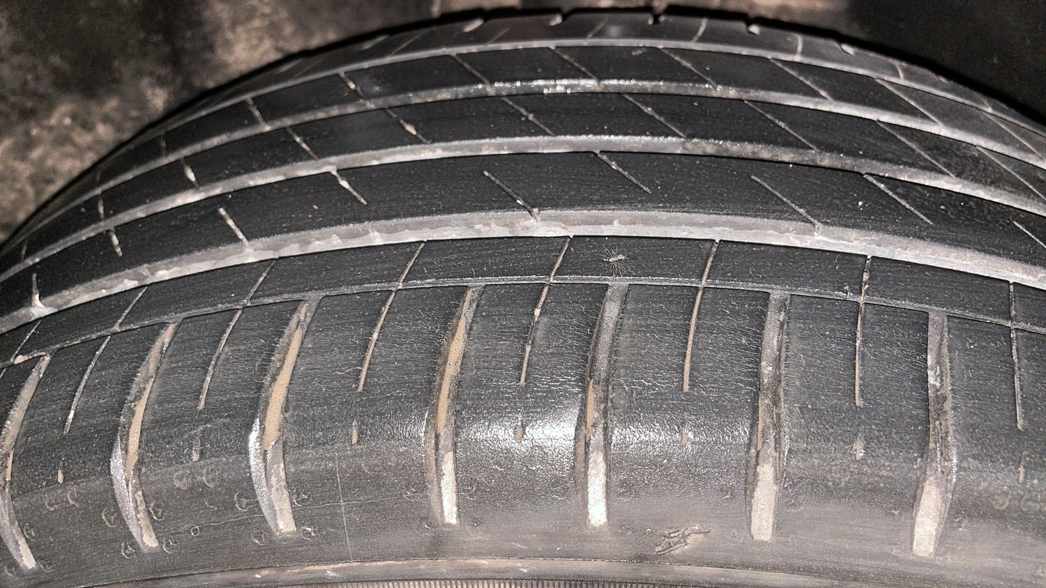 Used 2021 MG Motors Hector Sharp 1.5 Petrol CVT Petrol Automatic tyres RIGHT REAR TYRE TREAD VIEW