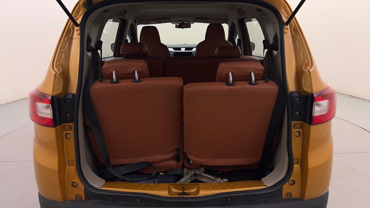 Used 2022 Renault Triber RXZ EASY-R AMT Petrol Automatic interior DICKY INSIDE VIEW