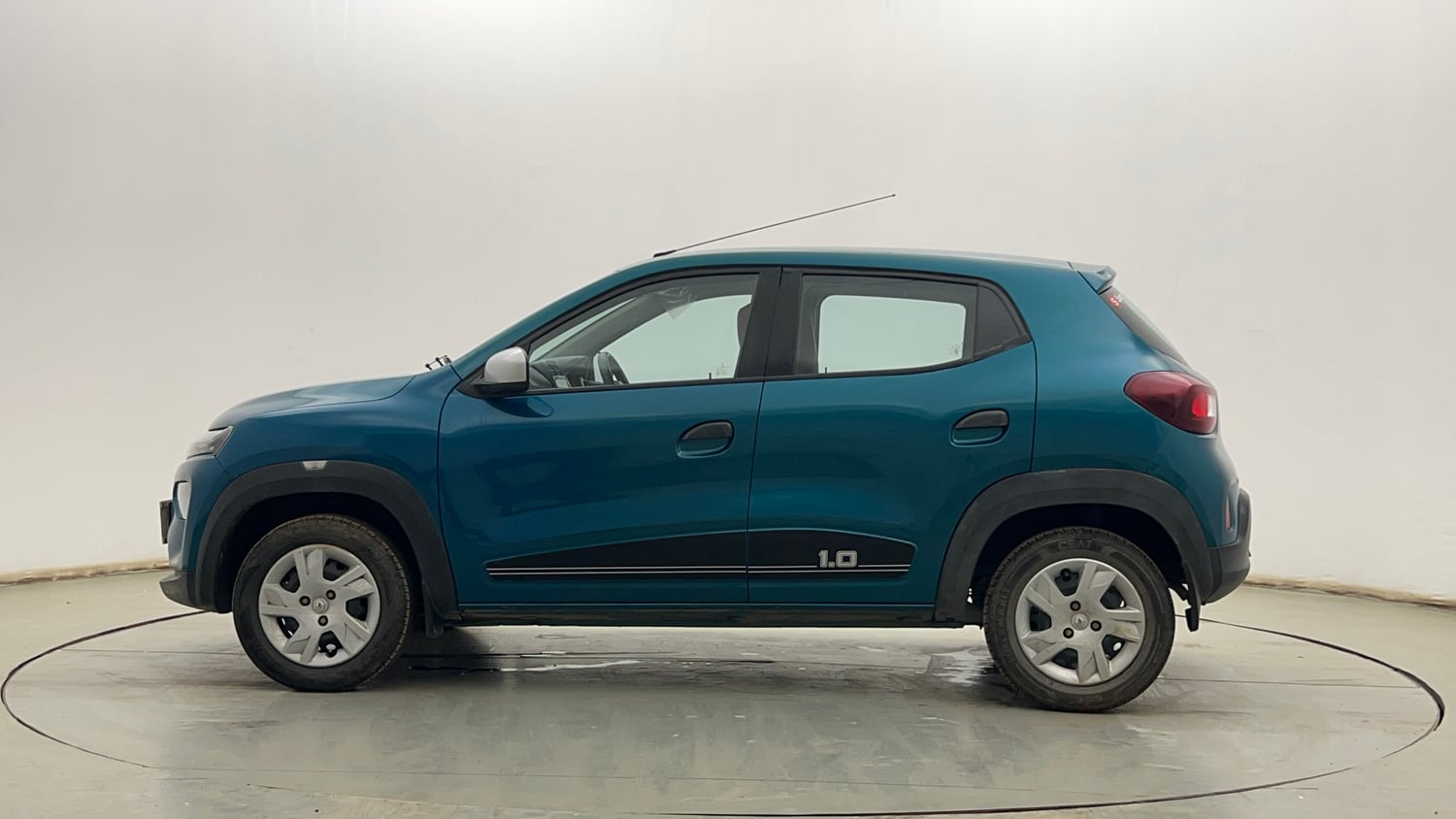 Used 2022 Renault Kwid RXT 1.0 AMT Petrol Automatic exterior LEFT SIDE VIEW