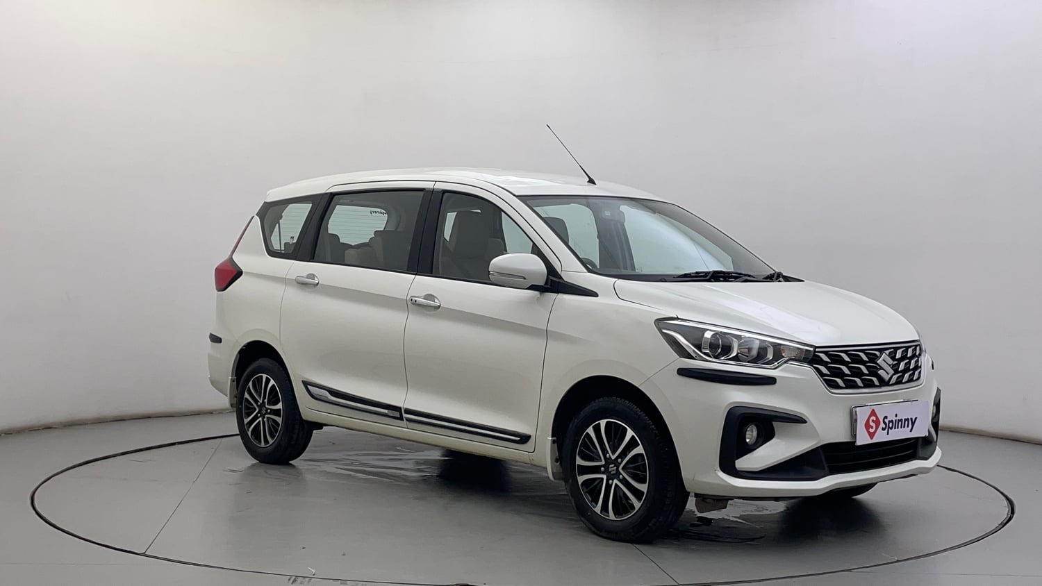 Used 2022 Maruti Suzuki Ertiga ZXi AT Petrol Automatic exterior RIGHT FRONT CORNER VIEW