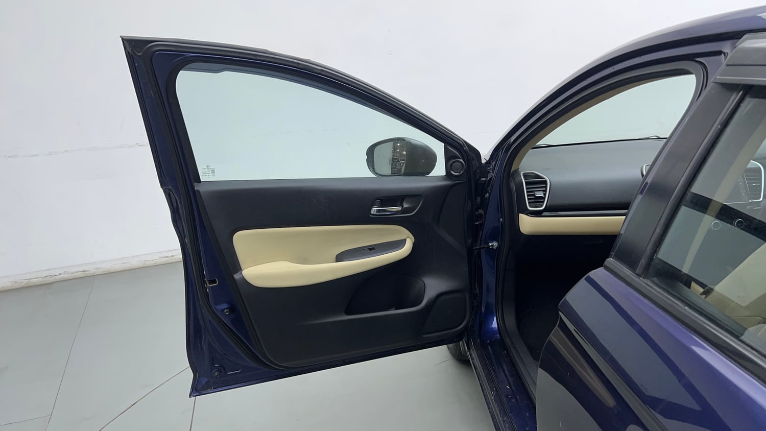 Used 2023 Honda City V Petrol MT Petrol Manual interior LEFT FRONT DOOR OPEN VIEW