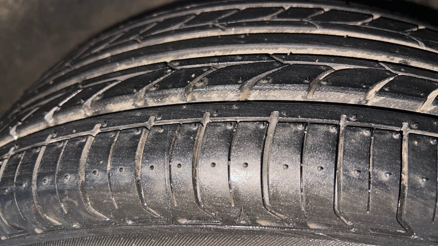Used 2021 Maruti Suzuki New Ertiga ZXi Plus Petrol Manual tyres RIGHT FRONT TYRE TREAD VIEW