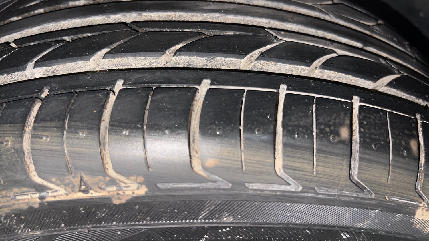 Used 2018 Volkswagen Polo Comfortline 1.0L (P) Petrol Manual tyres RIGHT FRONT TYRE TREAD VIEW