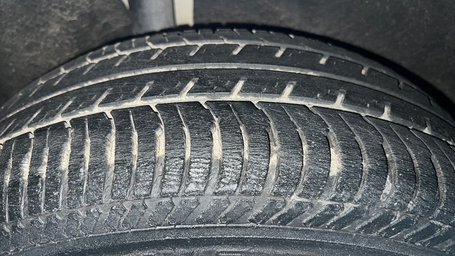 Used 2015 Ford EcoSport Trend 1.5 Ti-VCT Petrol Manual tyres RIGHT REAR TYRE TREAD VIEW
