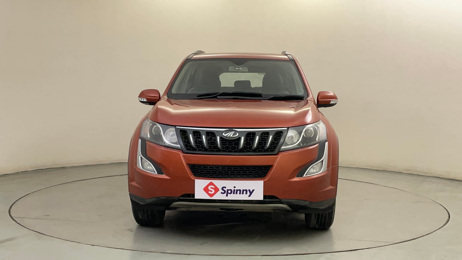 Used 2016 Mahindra XUV500 W8 AT Diesel Automatic exterior FRONT VIEW