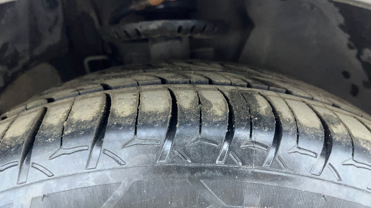 Used 2021 Volkswagen Polo Highline Plus 1.0L TSI Petrol Manual tyres RIGHT FRONT TYRE TREAD VIEW