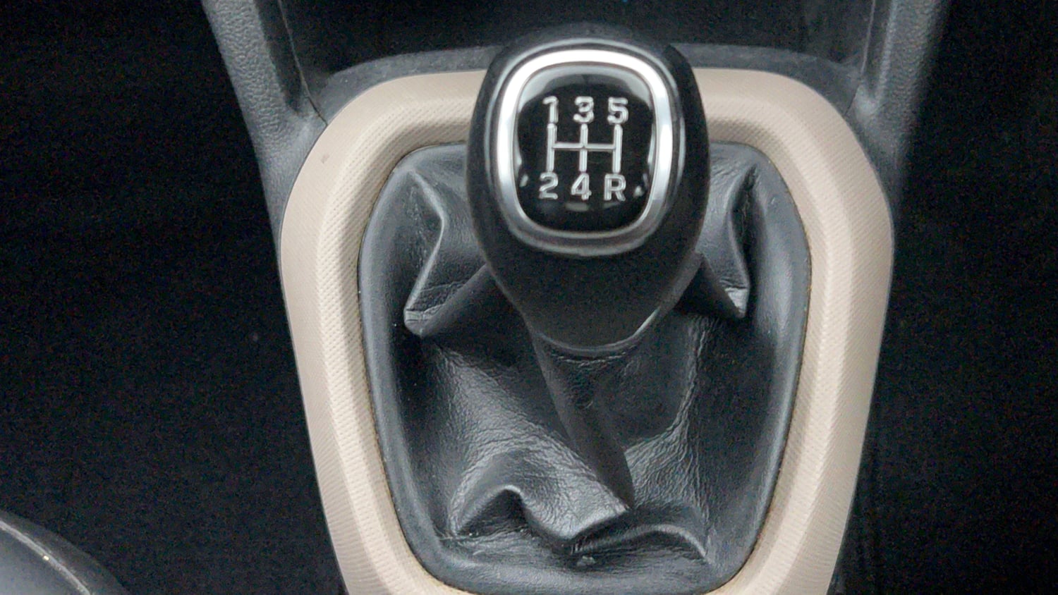 Used 2018 Hyundai Grand i10 Sportz 1.2 Kappa VTVT Petrol Manual interior GEAR  KNOB VIEW
