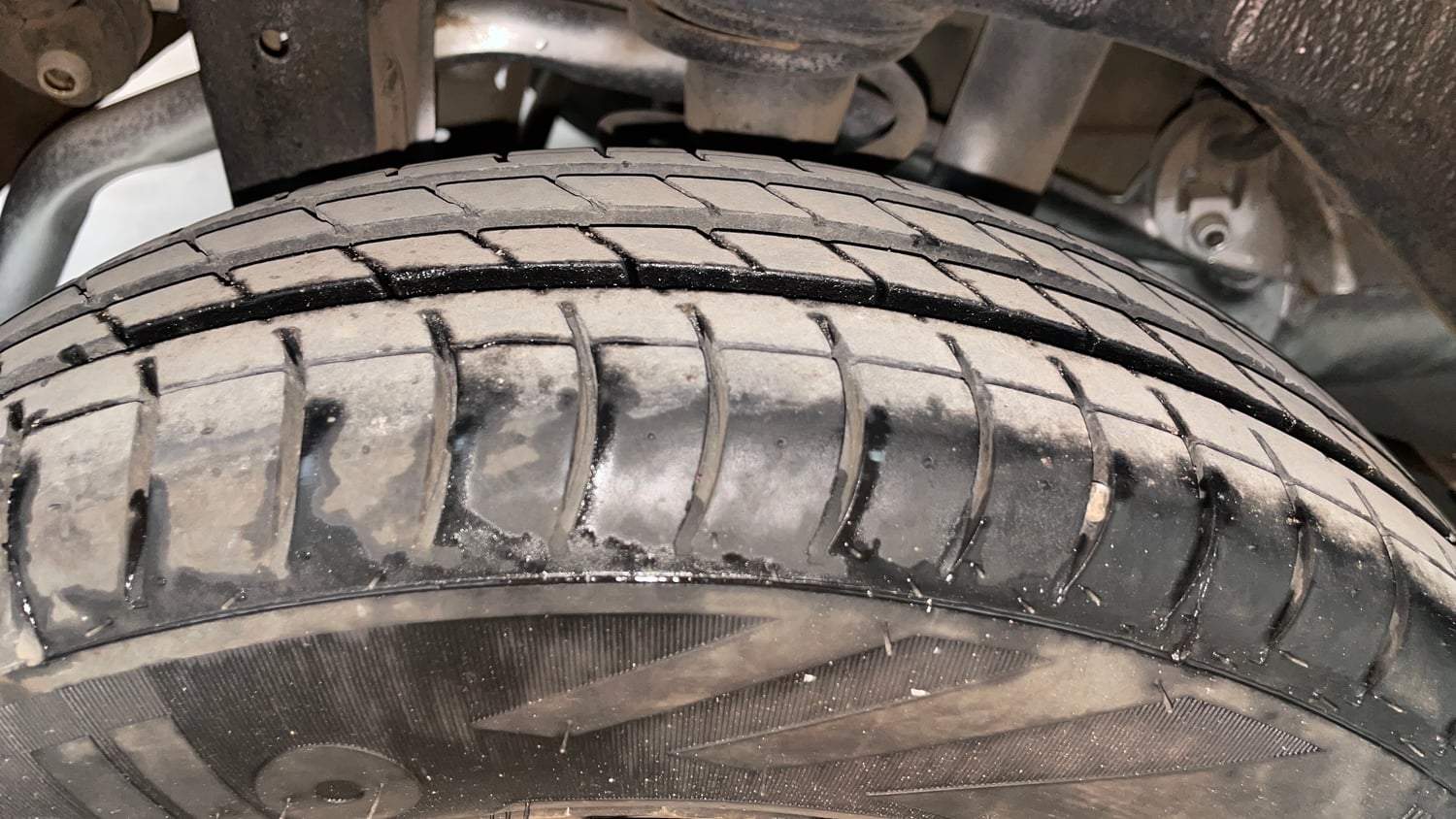 Used 2016 Maruti Suzuki Alto 800 Lxi Petrol Manual tyres RIGHT REAR TYRE TREAD VIEW