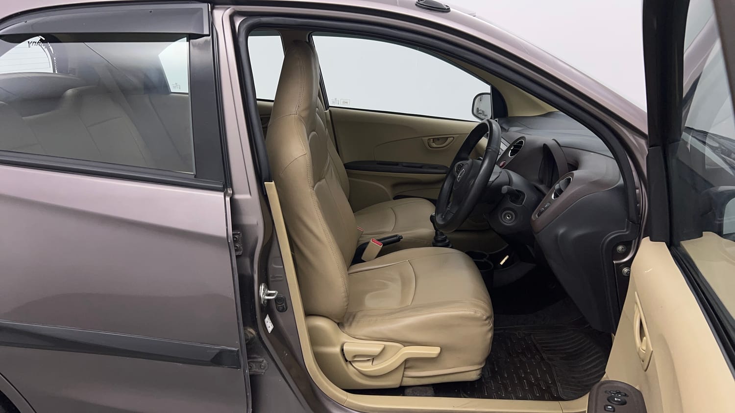 Used 2013 Honda Brio S MT Petrol Manual interior RIGHT SIDE FRONT DOOR CABIN VIEW