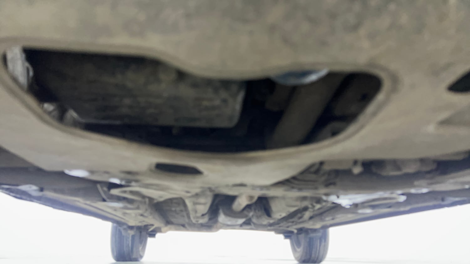 Used 2019 Hyundai Venue SX Plus 1.0 Turbo DCT Petrol Automatic extra FRONT LEFT UNDERBODY VIEW