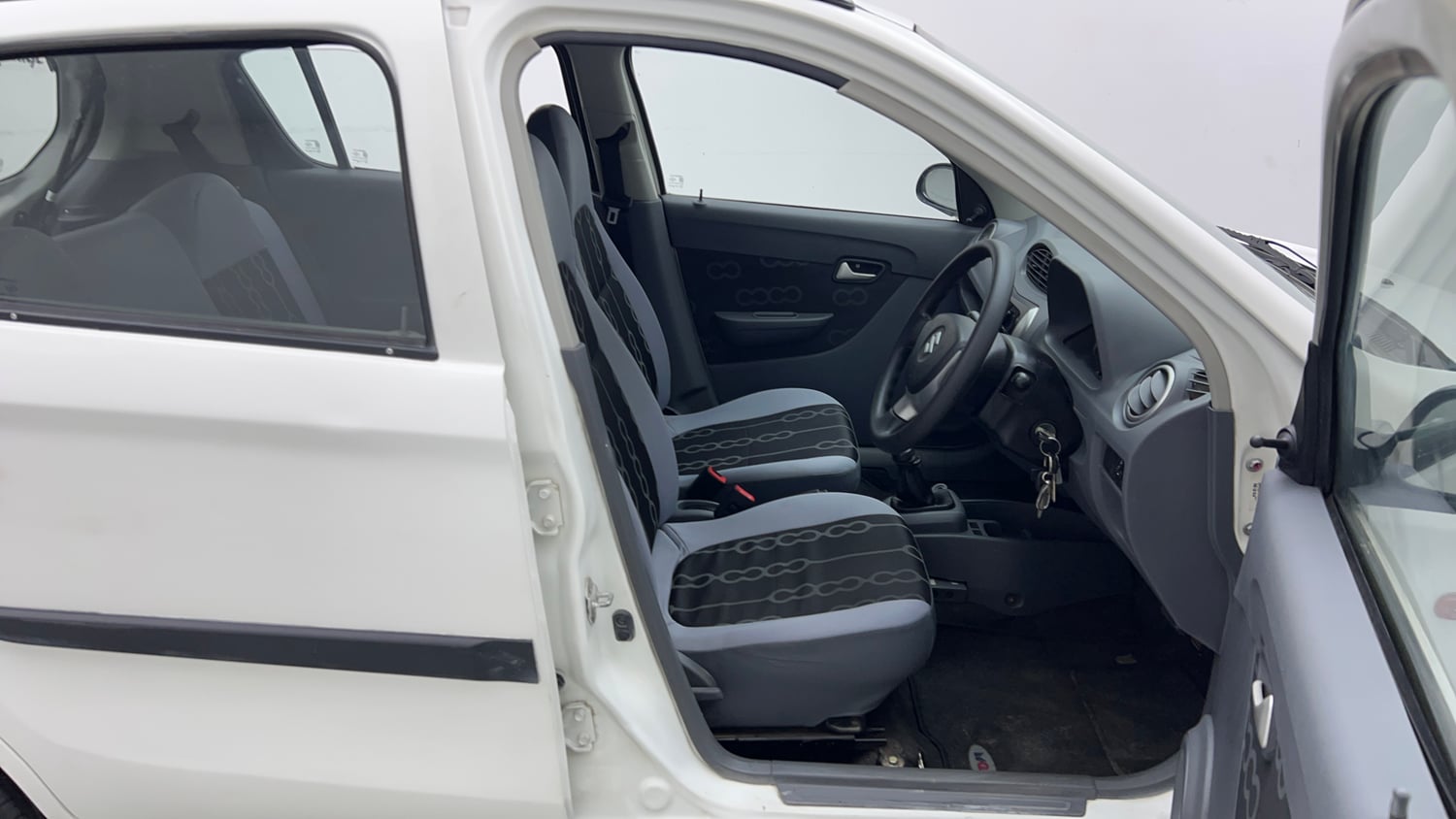 Used 2013 Maruti Suzuki Alto 800 Vxi Petrol Manual interior RIGHT SIDE FRONT DOOR CABIN VIEW