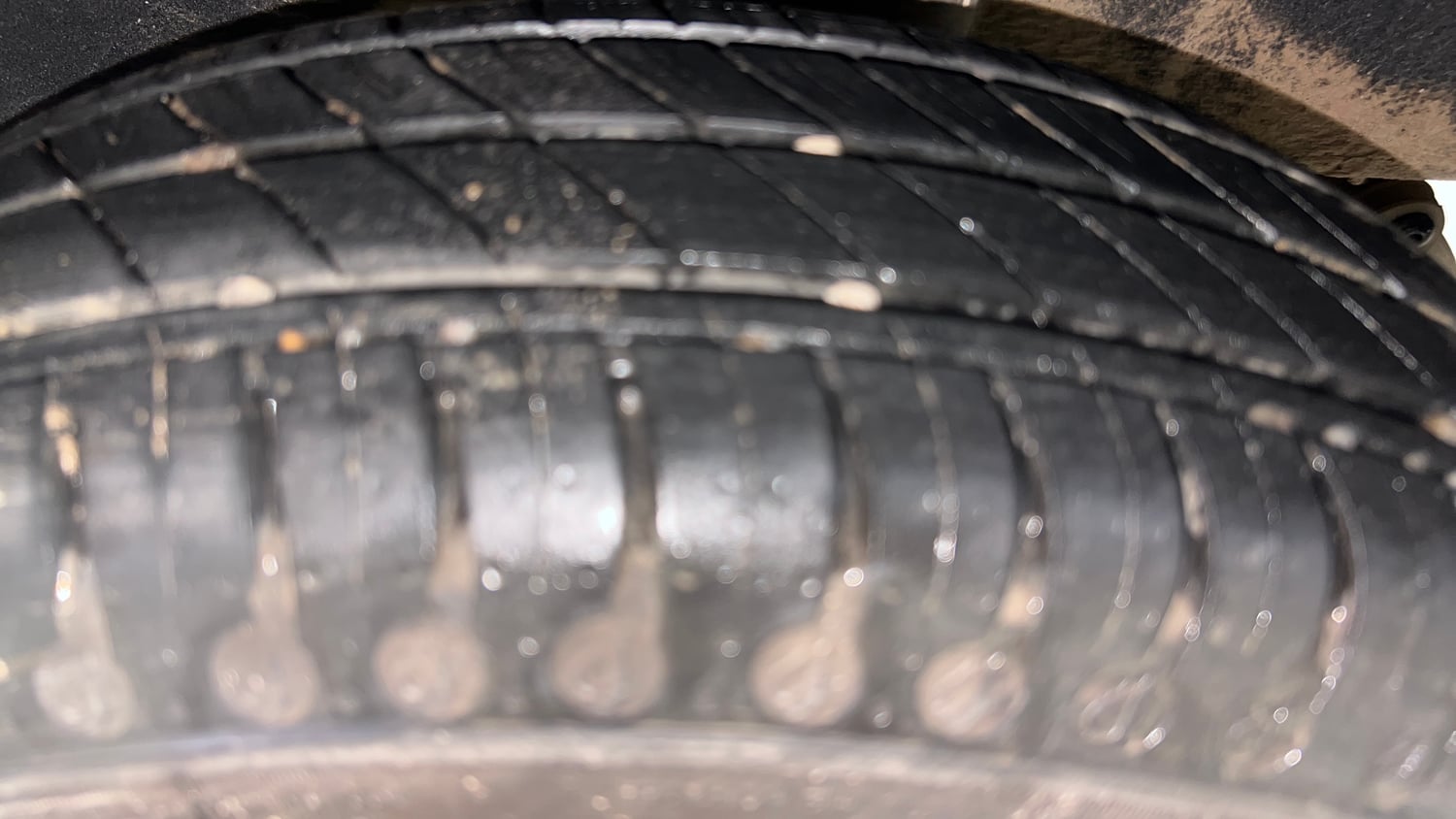 Used 2022 Renault Kwid RXT 1.0 AMT Petrol Automatic tyres LEFT REAR TYRE TREAD VIEW