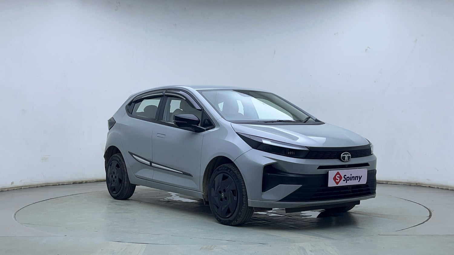 Used 2026 Tata Altroz Creative Petrol 5AMT Petrol Automatic exterior RIGHT FRONT CORNER VIEW