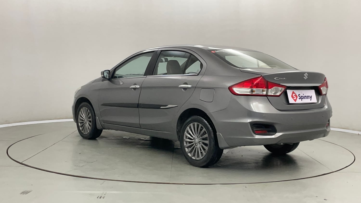Used 2017 Maruti Suzuki Ciaz Alpha 1.4 MT Petrol Manual exterior LEFT REAR CORNER VIEW