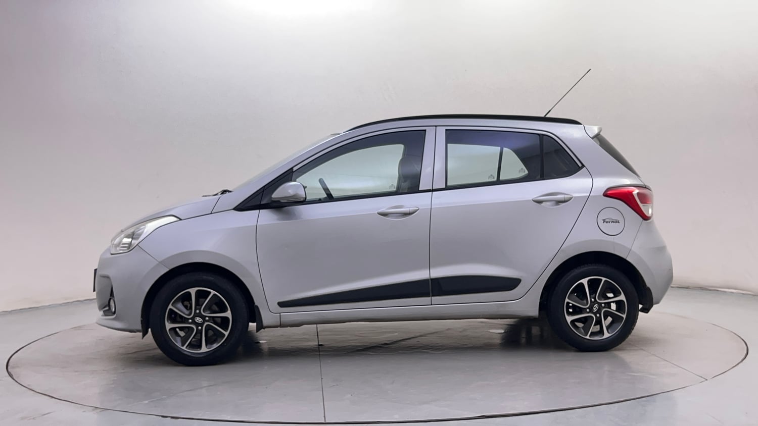 Used 2018 Hyundai Grand i10 Sportz AT 1.2 Kappa VTVT Petrol Automatic exterior LEFT SIDE VIEW