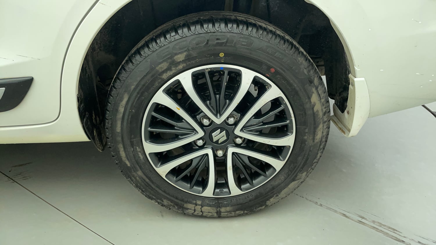 Used 2022 Maruti Suzuki Ertiga ZXi AT Petrol Automatic tyres LEFT REAR TYRE RIM VIEW