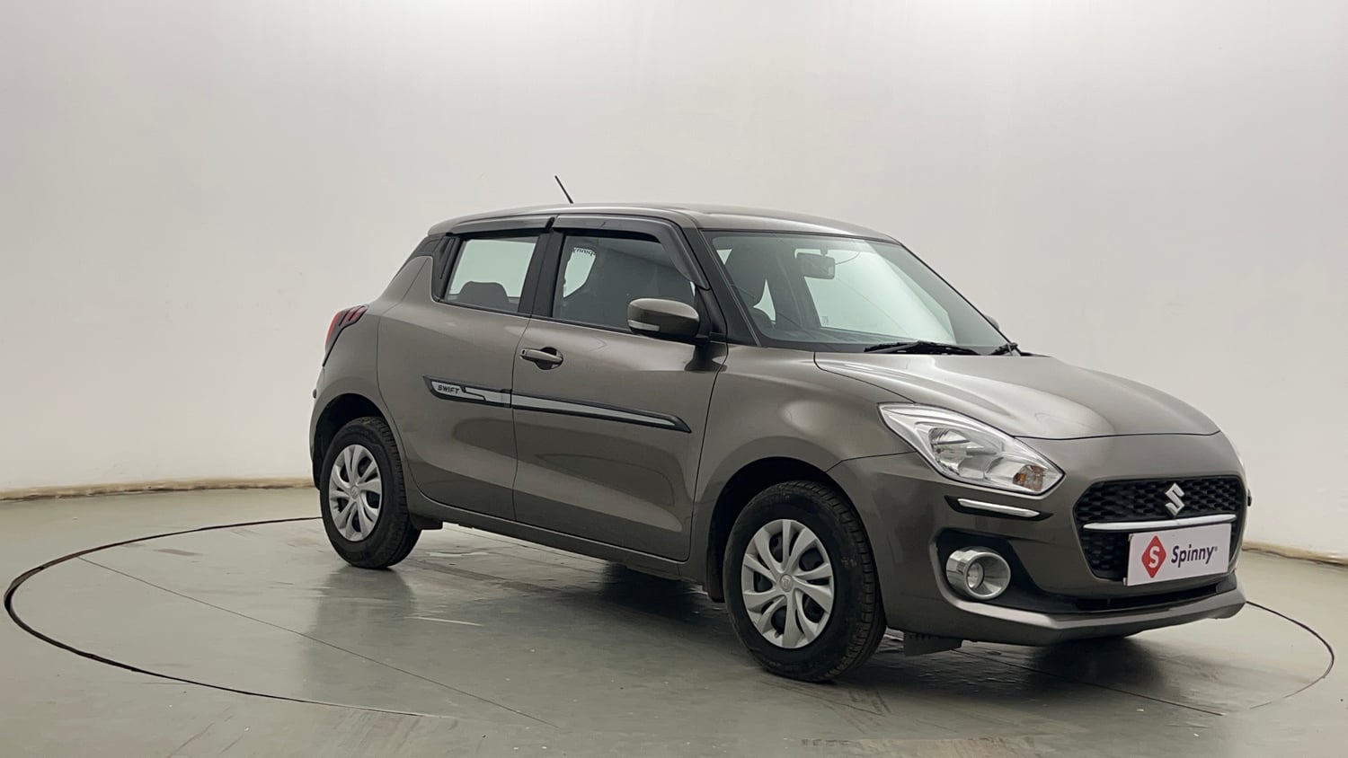 Used 2023 Maruti Suzuki Swift VXi Petrol Manual exterior RIGHT FRONT CORNER VIEW