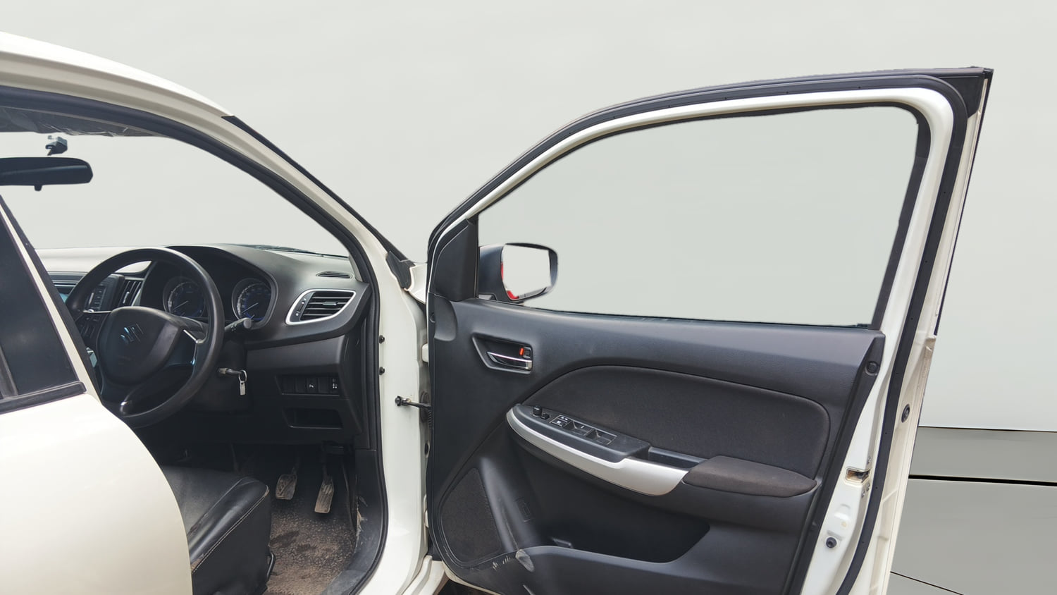 Used 2017 Maruti Suzuki Baleno Delta 1.2 Petrol Manual interior RIGHT FRONT DOOR OPEN VIEW