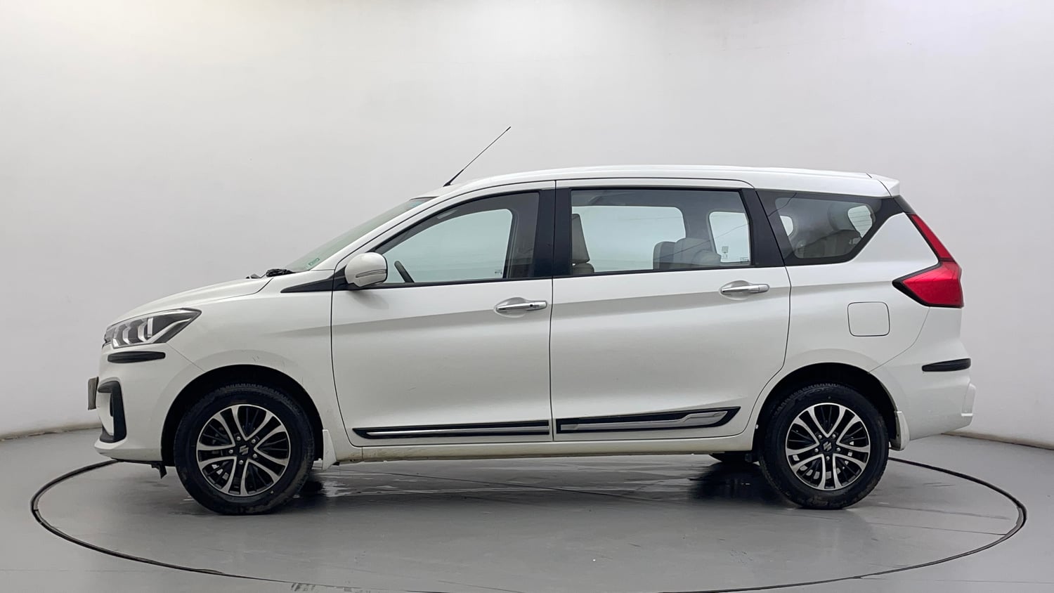 Used 2022 Maruti Suzuki Ertiga ZXi AT Petrol Automatic exterior LEFT SIDE VIEW