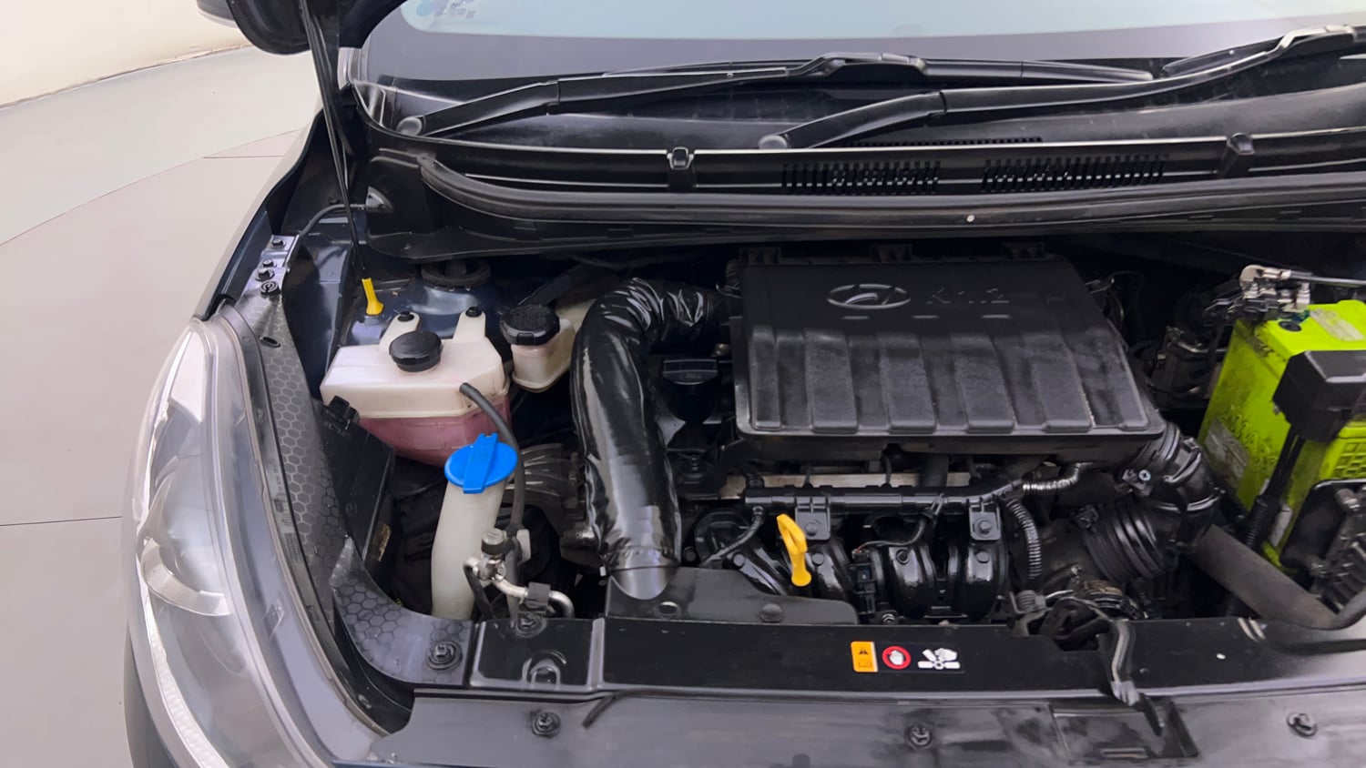 Used 2021 Hyundai Grand i10 Nios Sportz AMT 1.2 Kappa VTVT Petrol Automatic engine ENGINE RIGHT SIDE HINGE & APRON VIEW