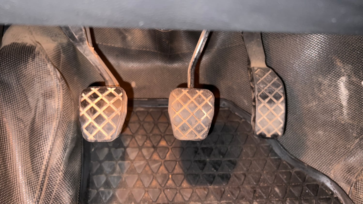 Used 2018 Volkswagen Polo Comfortline 1.0L (P) Petrol Manual interior PEDALS VIEW