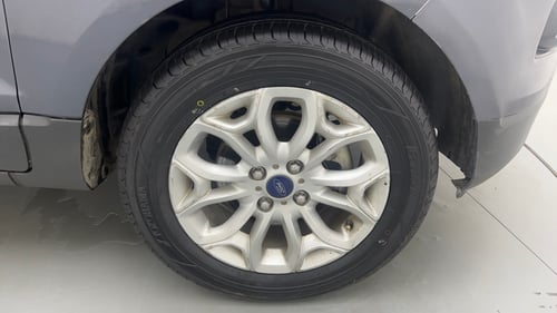 Used 2015 Ford EcoSport Titanium 1.5L Ti-VCT Petrol Manual tyres RIGHT FRONT TYRE RIM VIEW