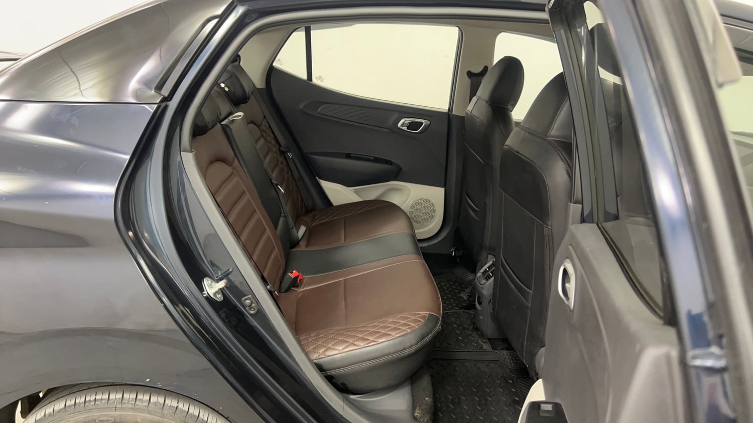 Used 2024 Hyundai Aura SX 1.2 CNG Cng Manual interior RIGHT SIDE REAR DOOR CABIN VIEW