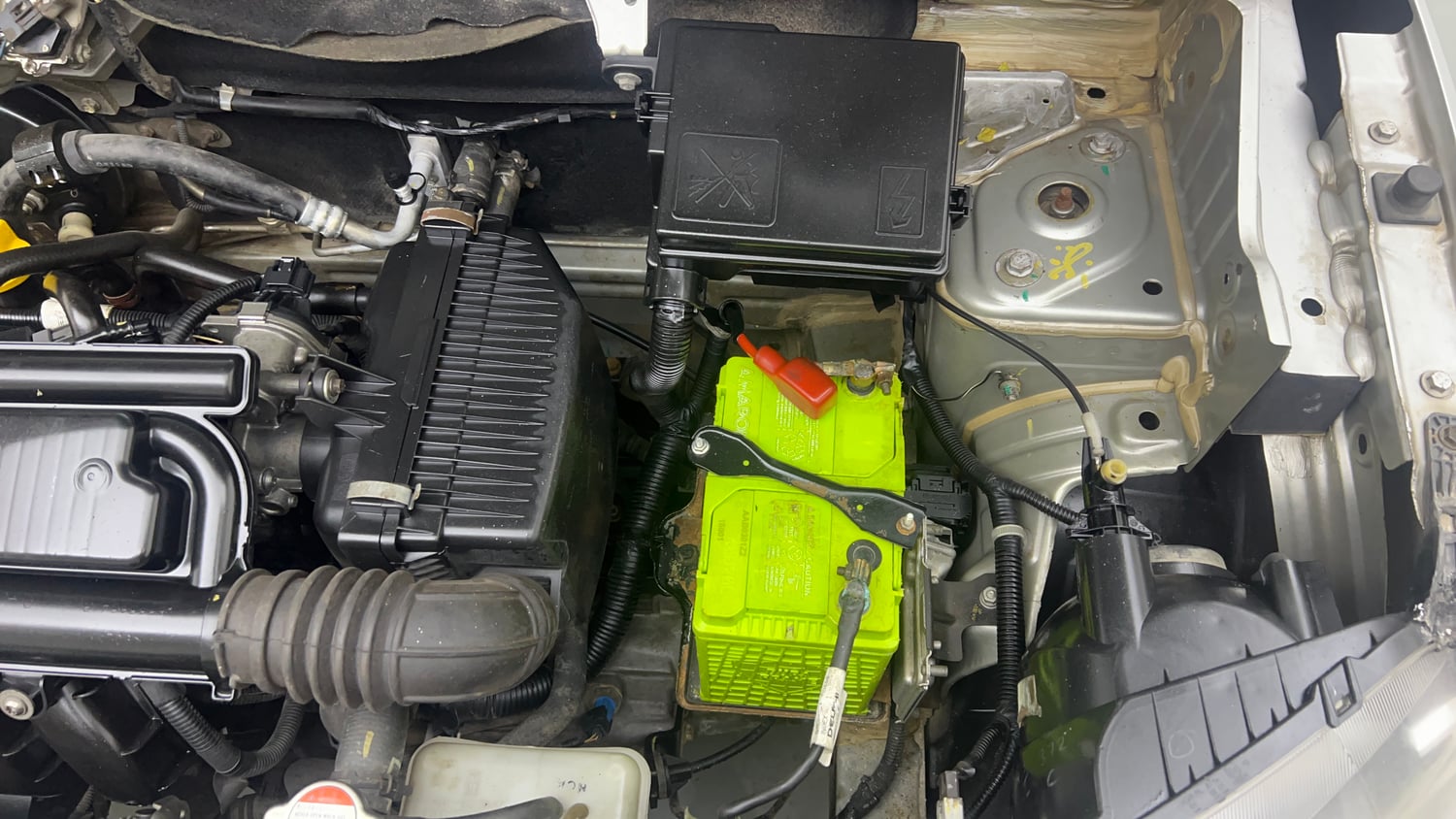 Used 2018 Renault Kwid RXT Opt Petrol Manual engine ENGINE LEFT SIDE VIEW