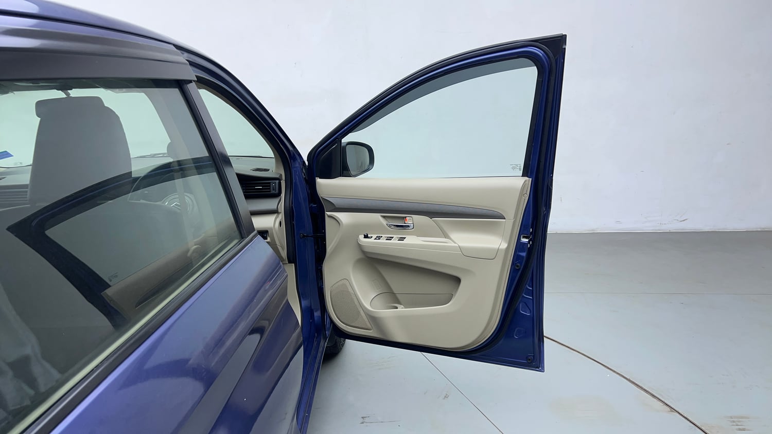 Used 2021 Maruti Suzuki Ertiga VXi CNG Cng Manual interior RIGHT FRONT DOOR OPEN VIEW