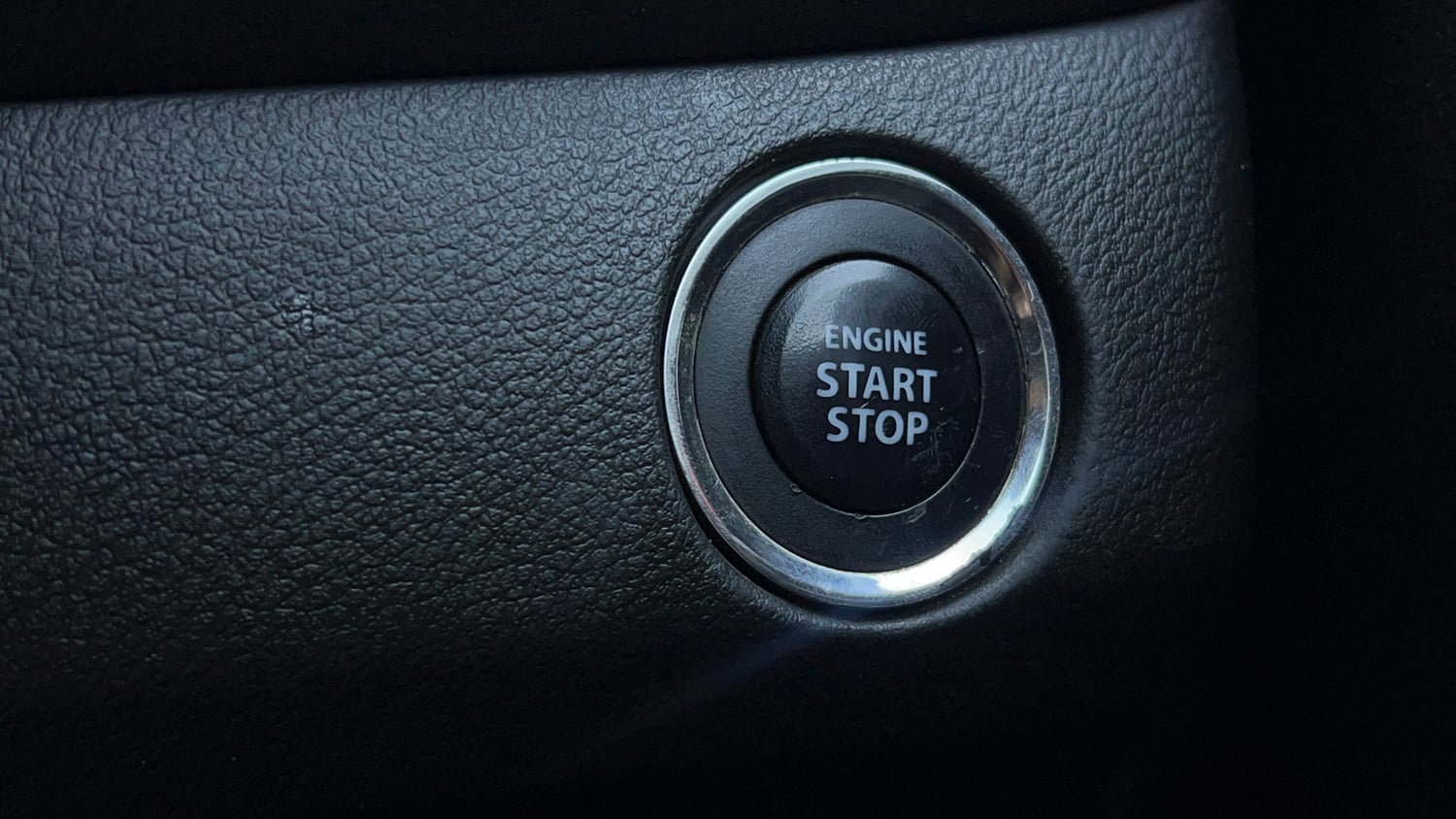 Used 2019 Maruti Suzuki Baleno Zeta Petrol Manual top_features Keyless start