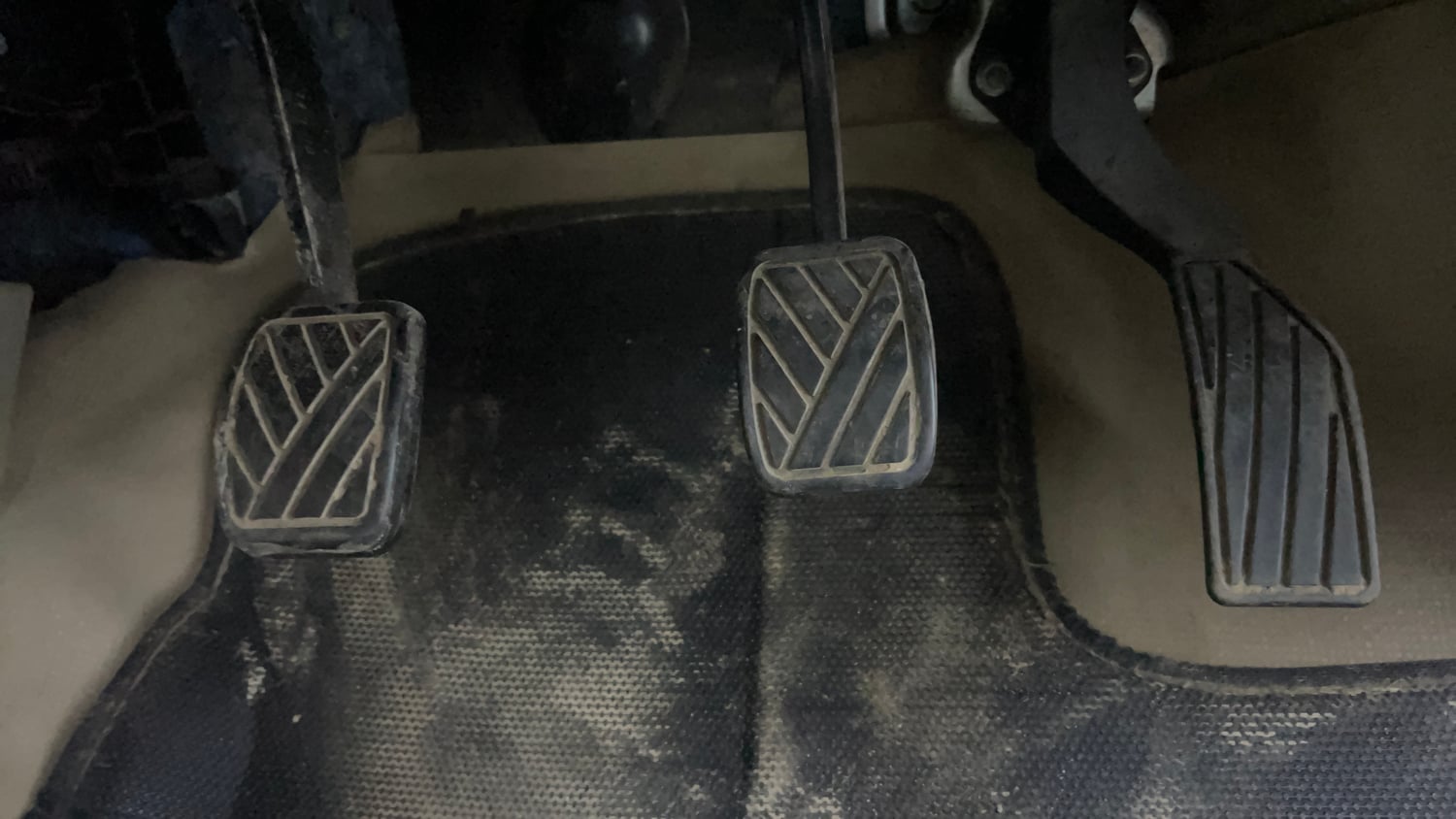 Used 2015 Maruti Suzuki Swift Dzire ZXI Petrol Manual interior PEDALS VIEW